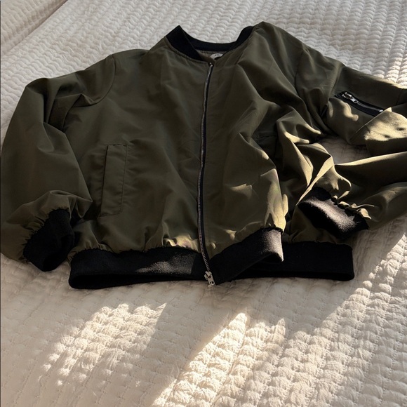 zeagoo Jackets & Blazers - zeagoo Olive Green Bomber Jacket with Black Trim
